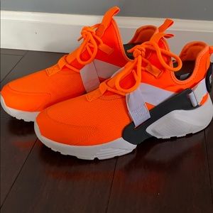 Women’s Nike Huarache Size 8.5 Orange